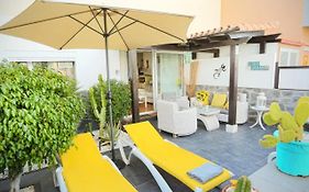 Elegant Villa In Corralejo